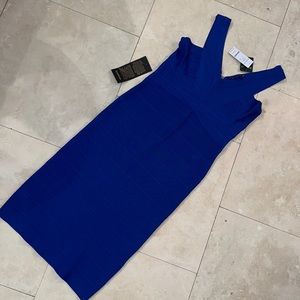 NWT BEBE DOUBLE VNECK BANDAGE MIDI DRESS!